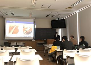 ¼Ì¿¿¡§ÆÃÊ̸¦µæÈ¯É½²ñ¤ÎÍÍ»Ò